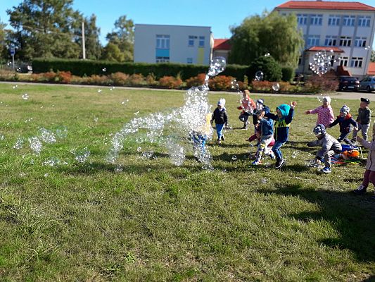 Grafika #23: Najmłodsi przedszkolacy obchodzą swoje święto