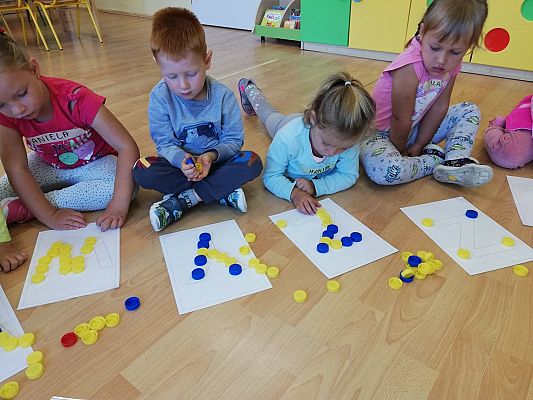 Grafika #4: Sówki w świecie liter.