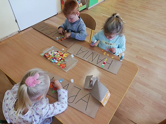 Grafika #19: Sówki w świecie liter.