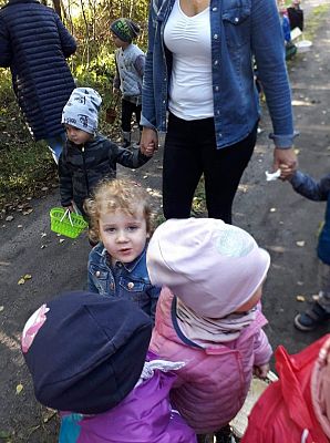 Grafika #12: Pierwszy Dzień Jesieni. Wielkie grzybobranie Lisków i Sówek