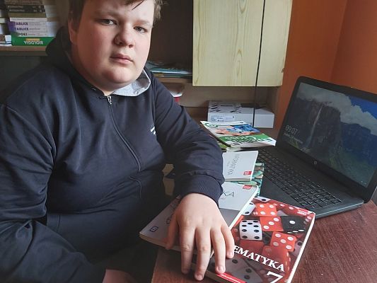 Grafika #1: Nauka zdalna w starszych klasach