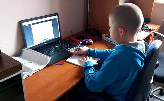 Grafika #2: Nauka zdalna w starszych klasach