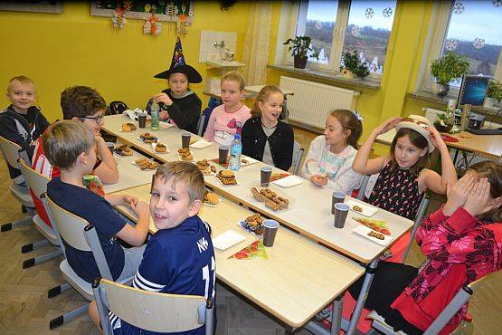 Grafika #9: Bal karnawałowy