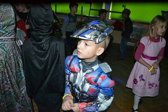 Grafika #3: Bal karnawałowy