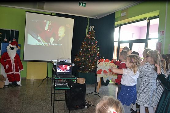 Grafika #31: Wspólne kolędowanie