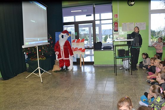 Grafika #12: #Razem Na Święta