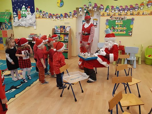 Grafika #12: Mikołajki w przedszkolu
