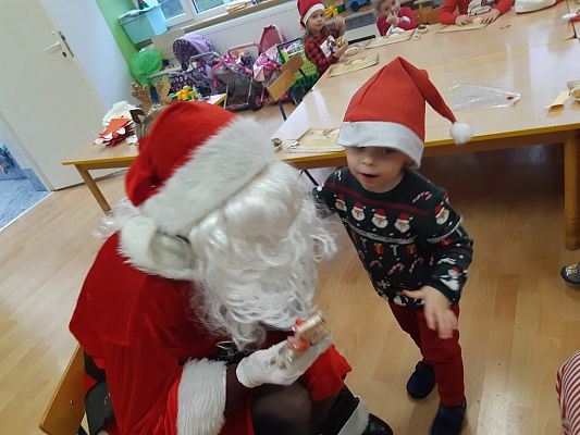 Grafika #3: Mikołajki w przedszkolu