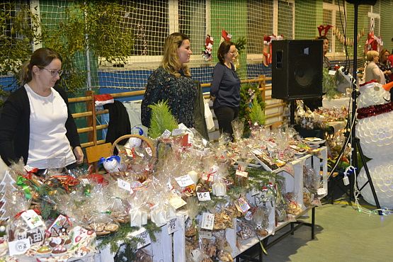 Grafika #3: VI Rodzinny Kiermasz Świąteczny