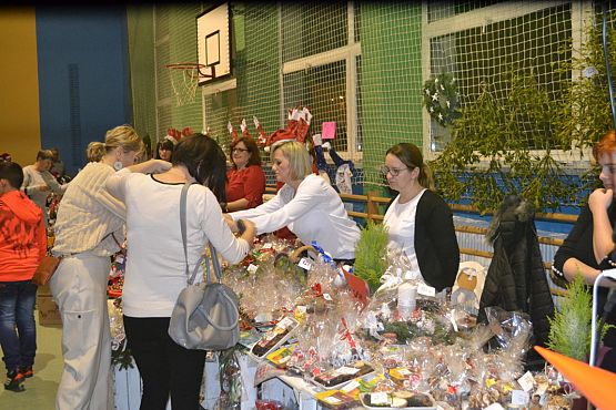 Grafika #13: VI Rodzinny Kiermasz Świąteczny