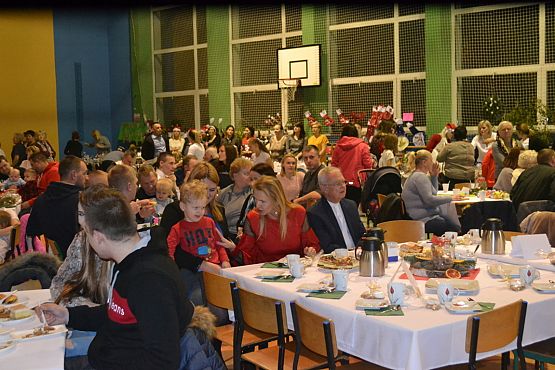 Grafika #22: VI Rodzinny Kiermasz Świąteczny