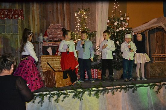 Grafika #38: VI Rodzinny Kiermasz Świąteczny