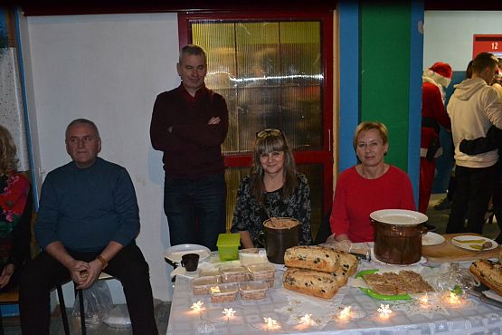 Grafika #42: VI Rodzinny Kiermasz Świąteczny