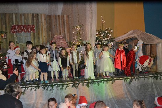 Grafika #61: VI Rodzinny Kiermasz Świąteczny