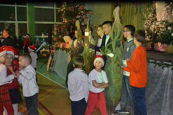 Grafika #63: VI Rodzinny Kiermasz Świąteczny