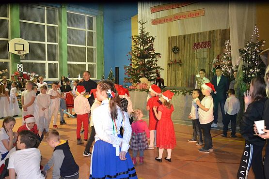 Grafika #71: VI Rodzinny Kiermasz Świąteczny