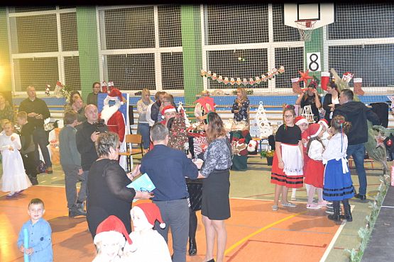 Grafika #76: VI Rodzinny Kiermasz Świąteczny