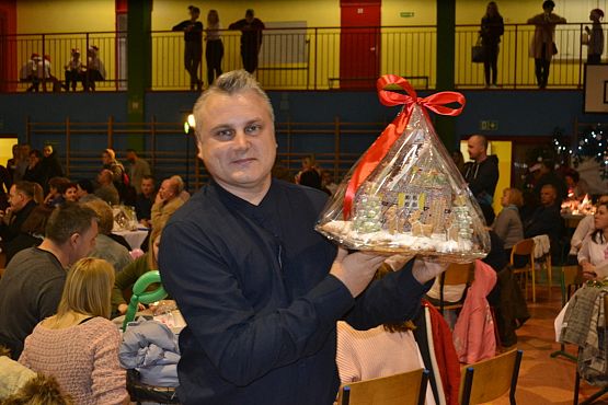 Grafika #83: VI Rodzinny Kiermasz Świąteczny