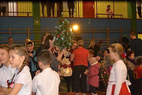 Grafika #87: VI Rodzinny Kiermasz Świąteczny