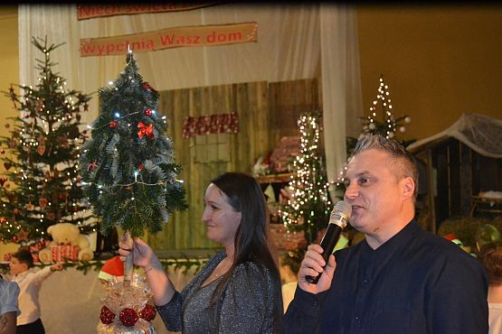 Grafika #90: VI Rodzinny Kiermasz Świąteczny