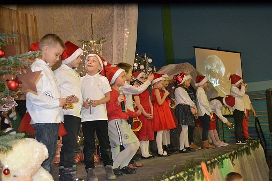 Grafika #100: VI Rodzinny Kiermasz Świąteczny