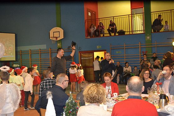 Grafika #111: VI Rodzinny Kiermasz Świąteczny