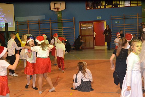 Grafika #112: VI Rodzinny Kiermasz Świąteczny