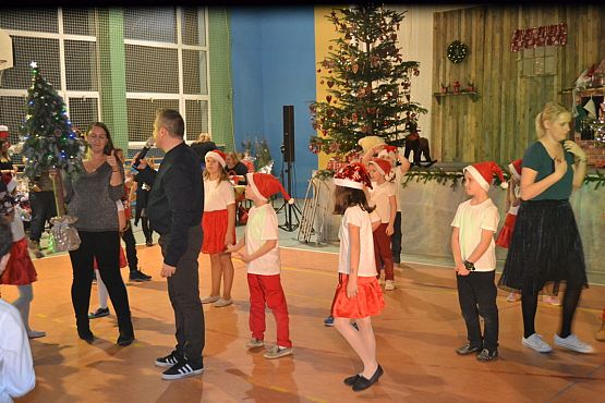 Grafika #117: VI Rodzinny Kiermasz Świąteczny