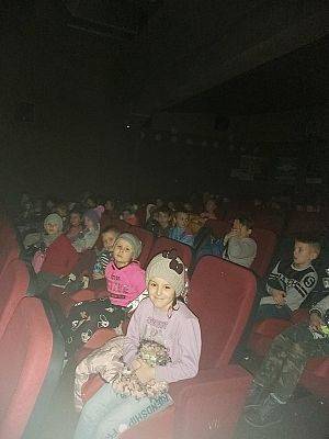 Grafika #4: Wycieczka do kina "Fregata" uczniów I-III.