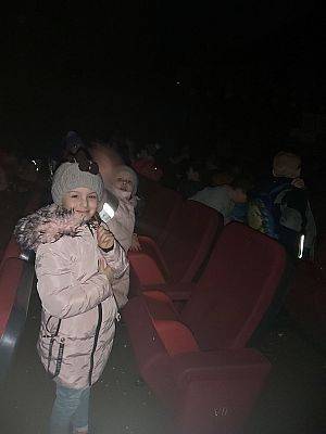 Grafika #7: Wycieczka do kina "Fregata" uczniów I-III.