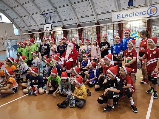 Grafika #0: Mikołajkowy Turniej Minipiłki Siatkowej Dziewcząt i Chłopców w Elblągu