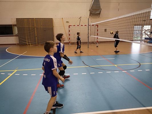 Grafika #1: Mikołajkowy Turniej Minipiłki Siatkowej Dziewcząt i Chłopców w Elblągu