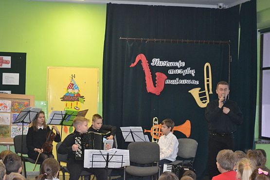 Grafika #0: Ilustracje muzyką malowane.