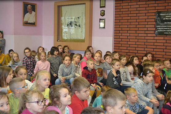 Grafika #8: Ilustracje muzyką malowane.