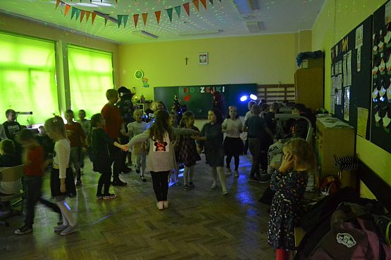 Grafika #3: Zabawa Andrzejkowa