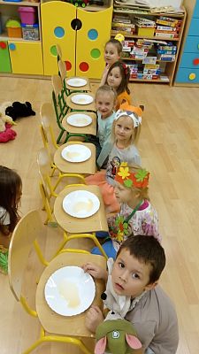 Grafika #13: Jesienny bal z misiem