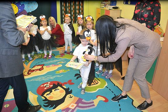 Grafika #1: Pasowanie w Przedszkolu