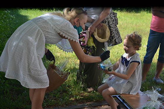 Grafika #14: Pożegnanie "Leśnych Skrzatów"