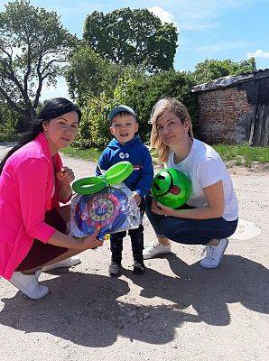 Grafika #1: Dzień Dziecka u ,,PINGWINKÓW"