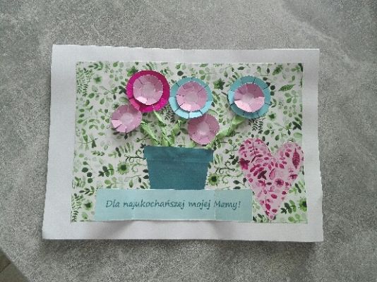 Grafika #14: 26 maja – Dzień Mamy