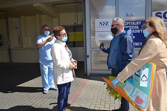 Grafika #4: #JESTEŚMY Z WAMI - DZIĘKUJEMY