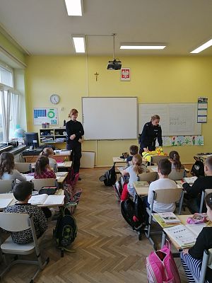 Grafika #13: Uczę się bezpieczeństwa"