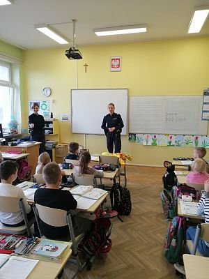 Grafika #12: Uczę się bezpieczeństwa"