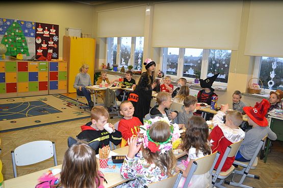 Grafika #8: Bal karnawałowy