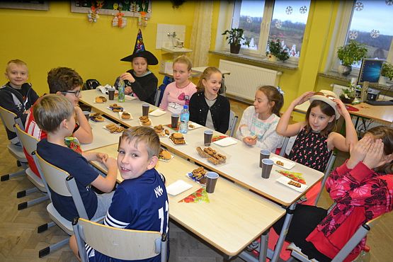 Grafika #9: Bal karnawałowy