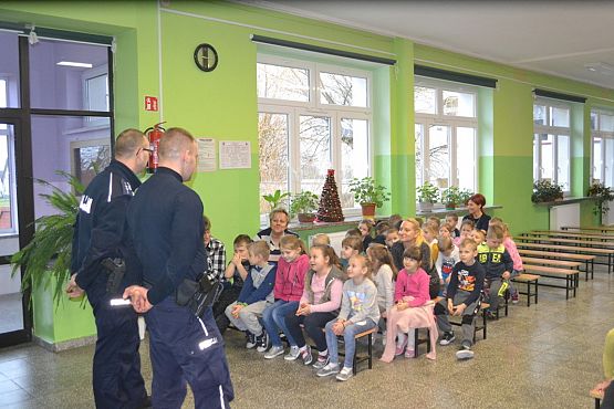 Grafika #7: BEZPIECZNE FERIE