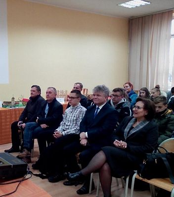 Grafika #1: Każdy budować może