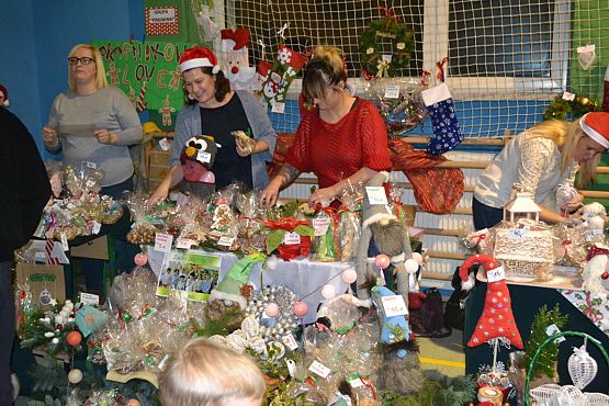 Grafika #1: VI Rodzinny Kiermasz Świąteczny