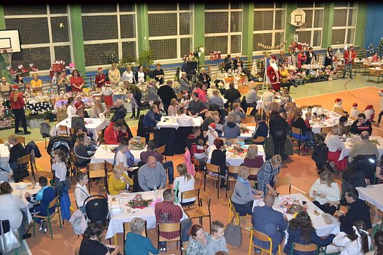 Grafika #24: VI Rodzinny Kiermasz Świąteczny