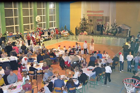 Grafika #26: VI Rodzinny Kiermasz Świąteczny